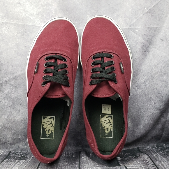 Vans original style, sz.10.5 Mens sz 12 women. Burgundy color no wear on tread - Picture 5 of 7